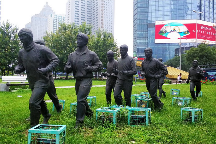 景觀公園水(shuǐ)泥人(rén)像雕塑