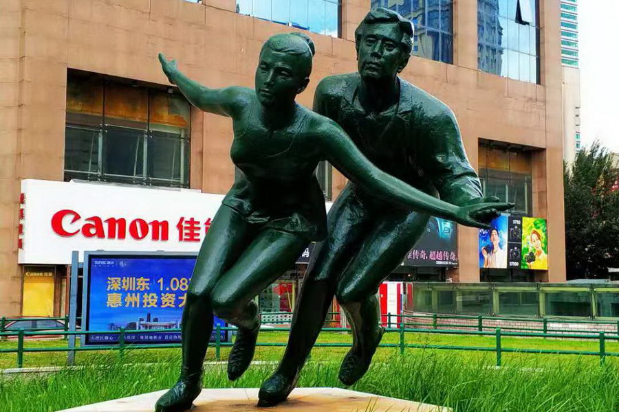 玻璃鋼動物(wù)雕塑